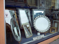 Extensive range of framed mirrors and mirrors made to size